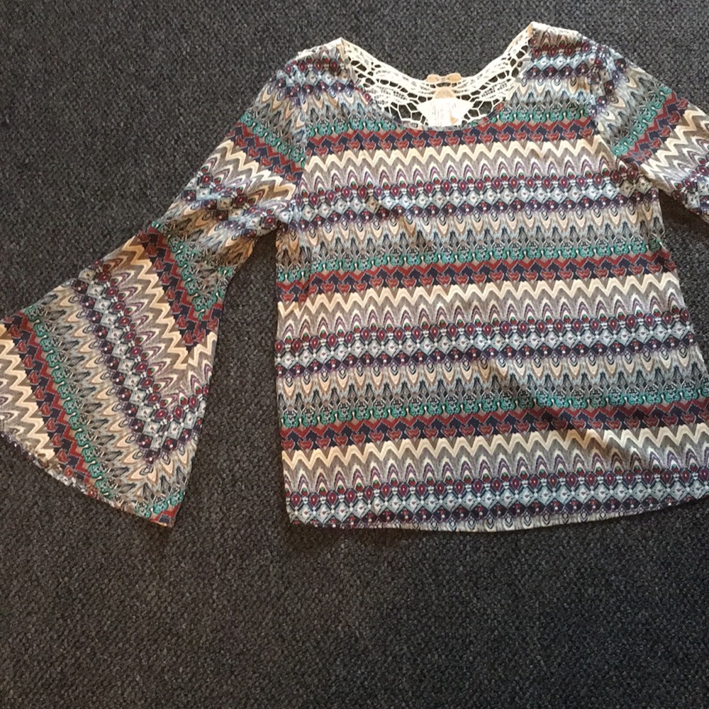 Bell sleeve top